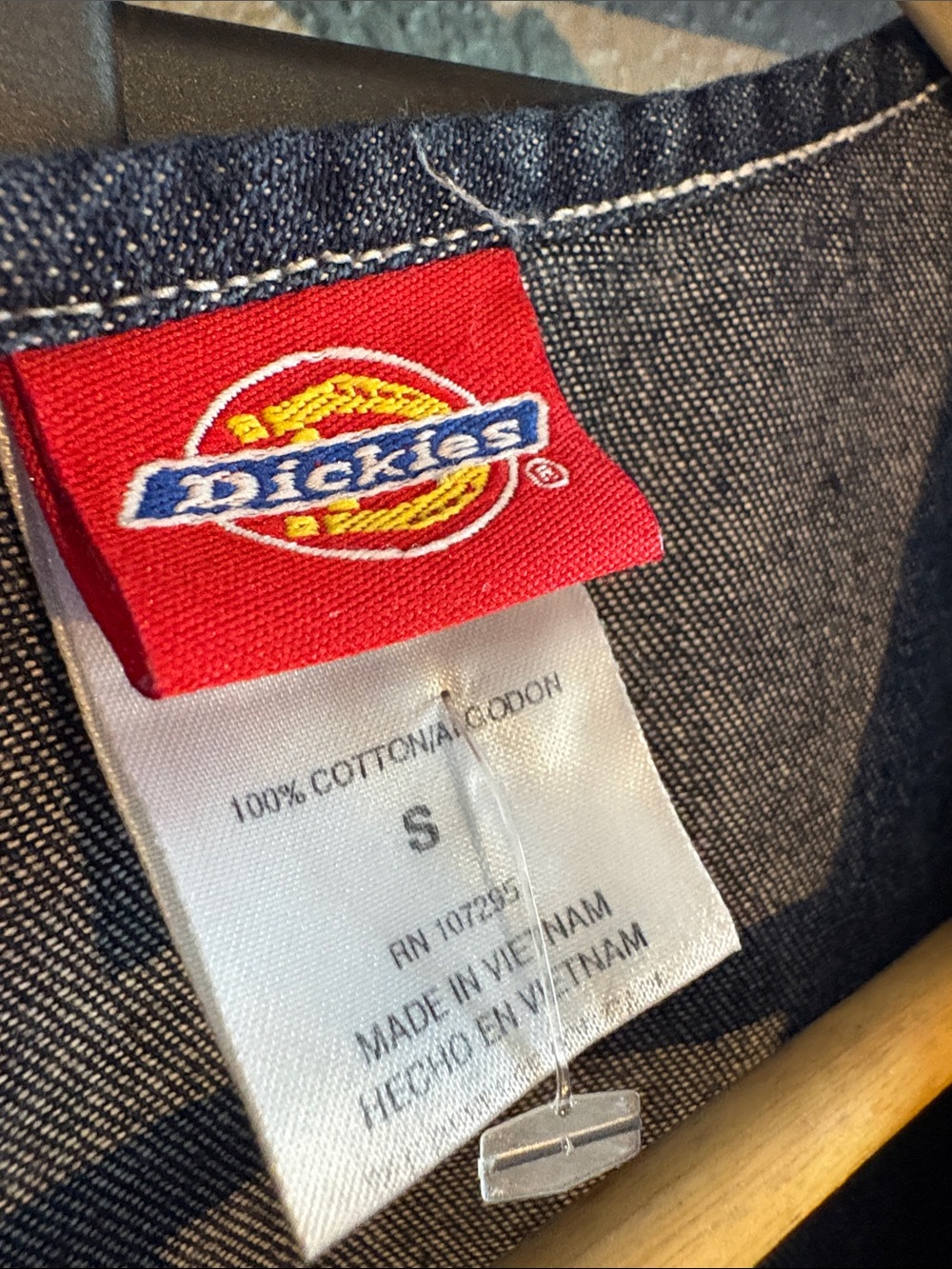 Dickies Dark Blue Denim Short Sleeve V-Neck Scrub Top - Picture 2 of 2